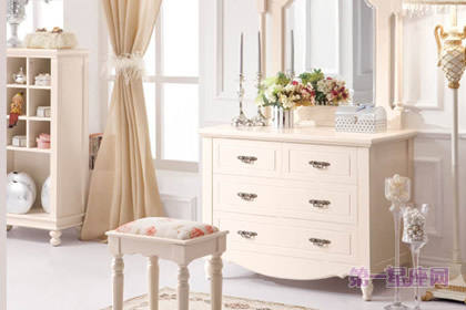 梳妆台