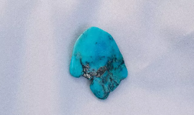 象征聪明和勇敢的水晶