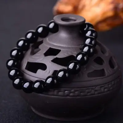 十月出生的人适合戴什么 正月生人最适合佩戴什么